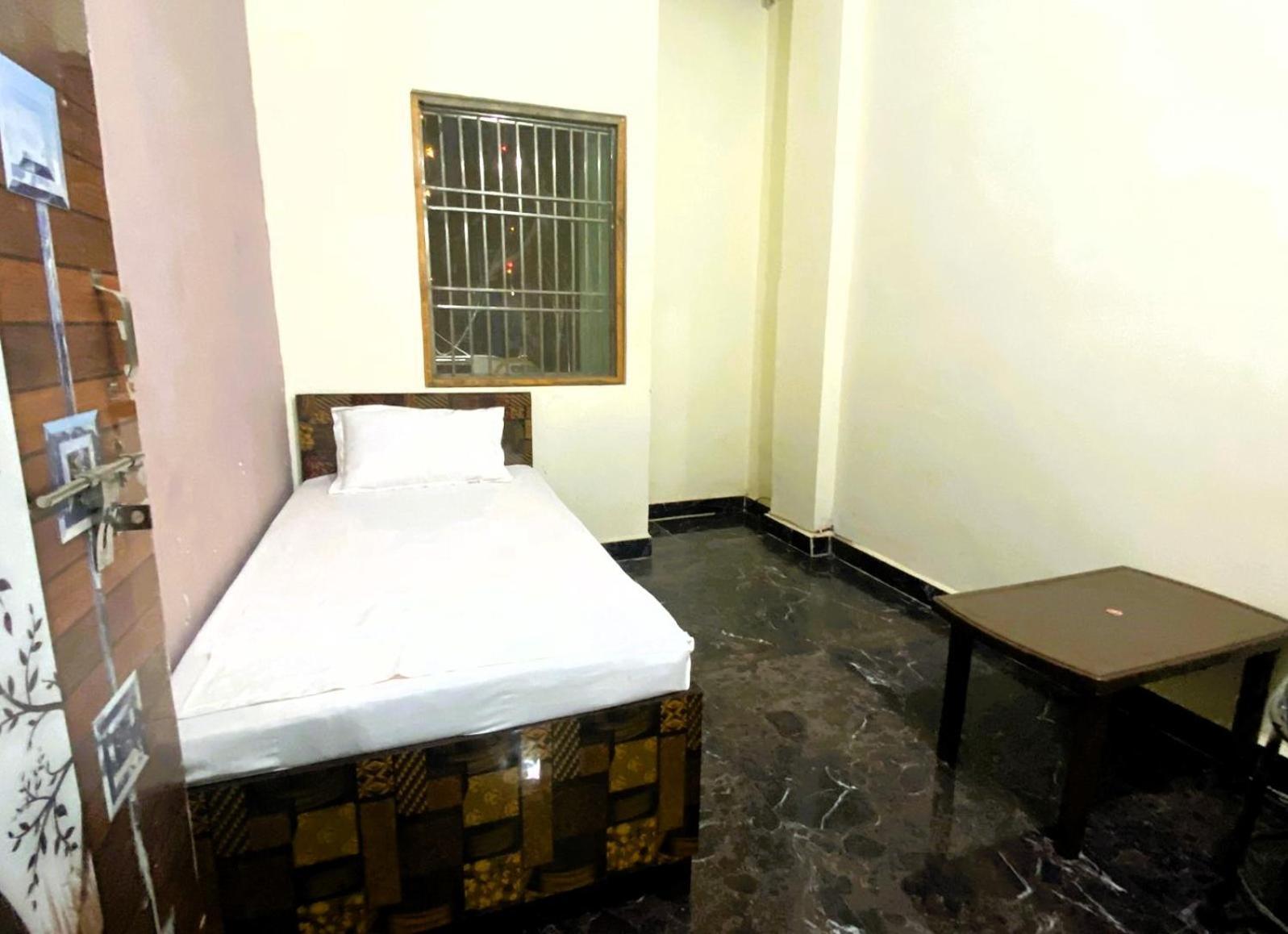 Bssn Guest House Gwalior Exteriör bild